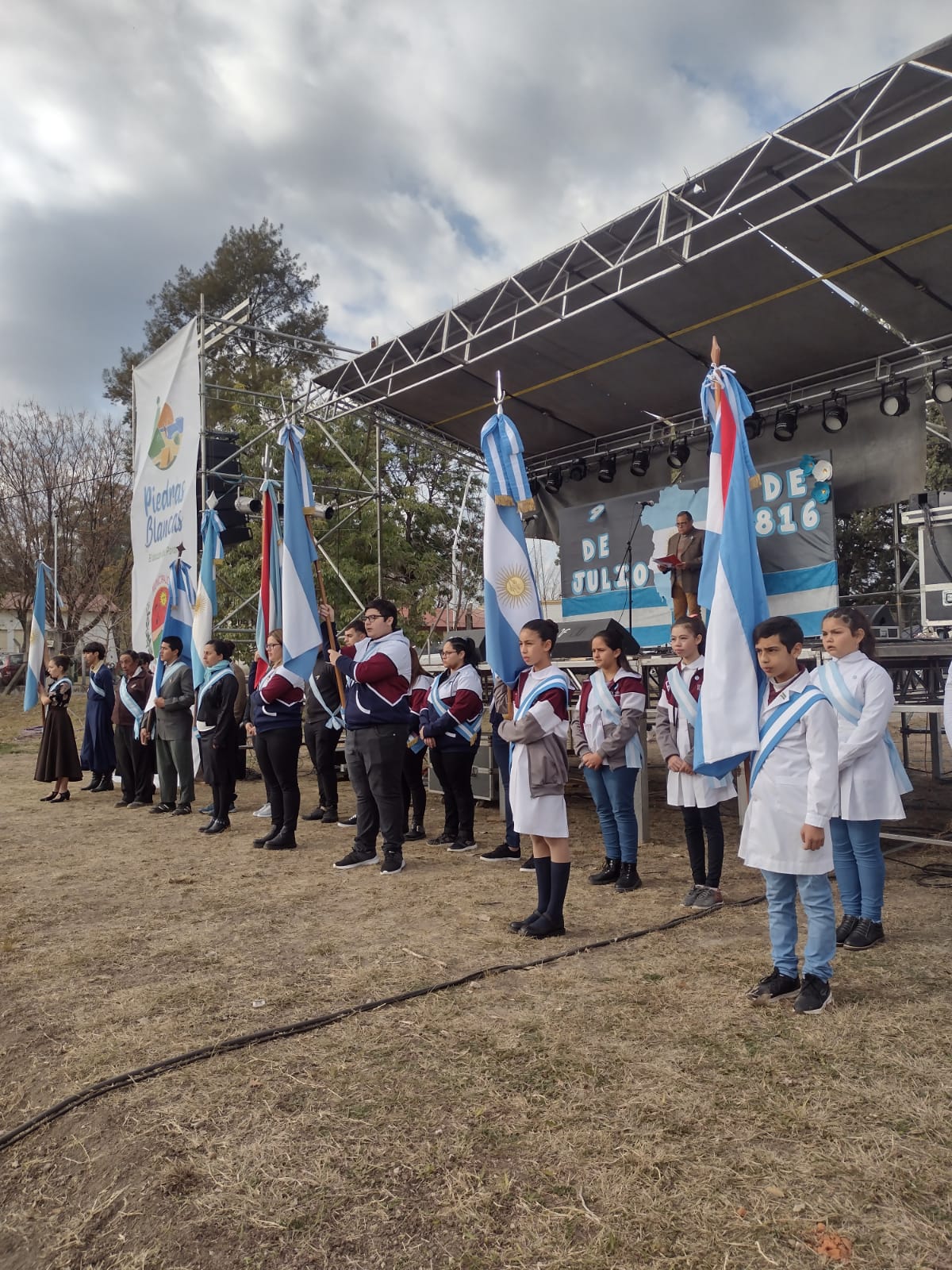 EscuelasPiedrasBlancasIndependencia