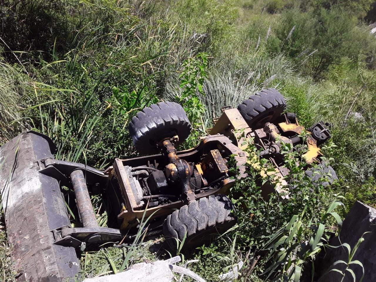 Retroexcavadorazanjonsantaelena
