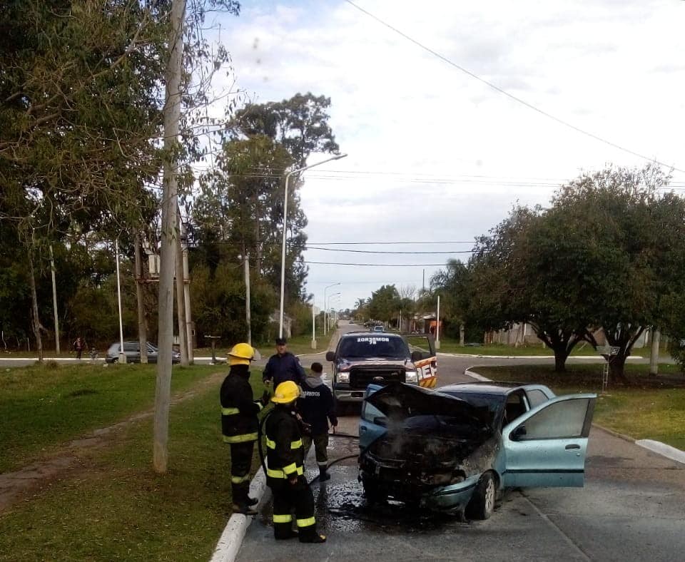 auto incendiado santa elena 6 8 22 2.jpg