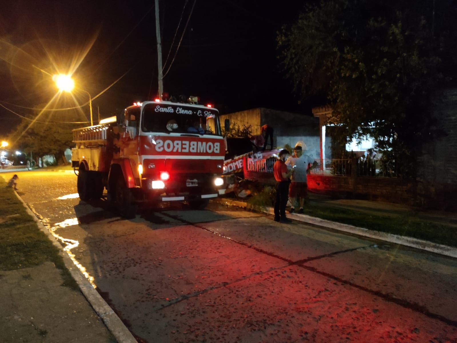 bomberos incendio vivienda santa elena 26 2 22.jpg