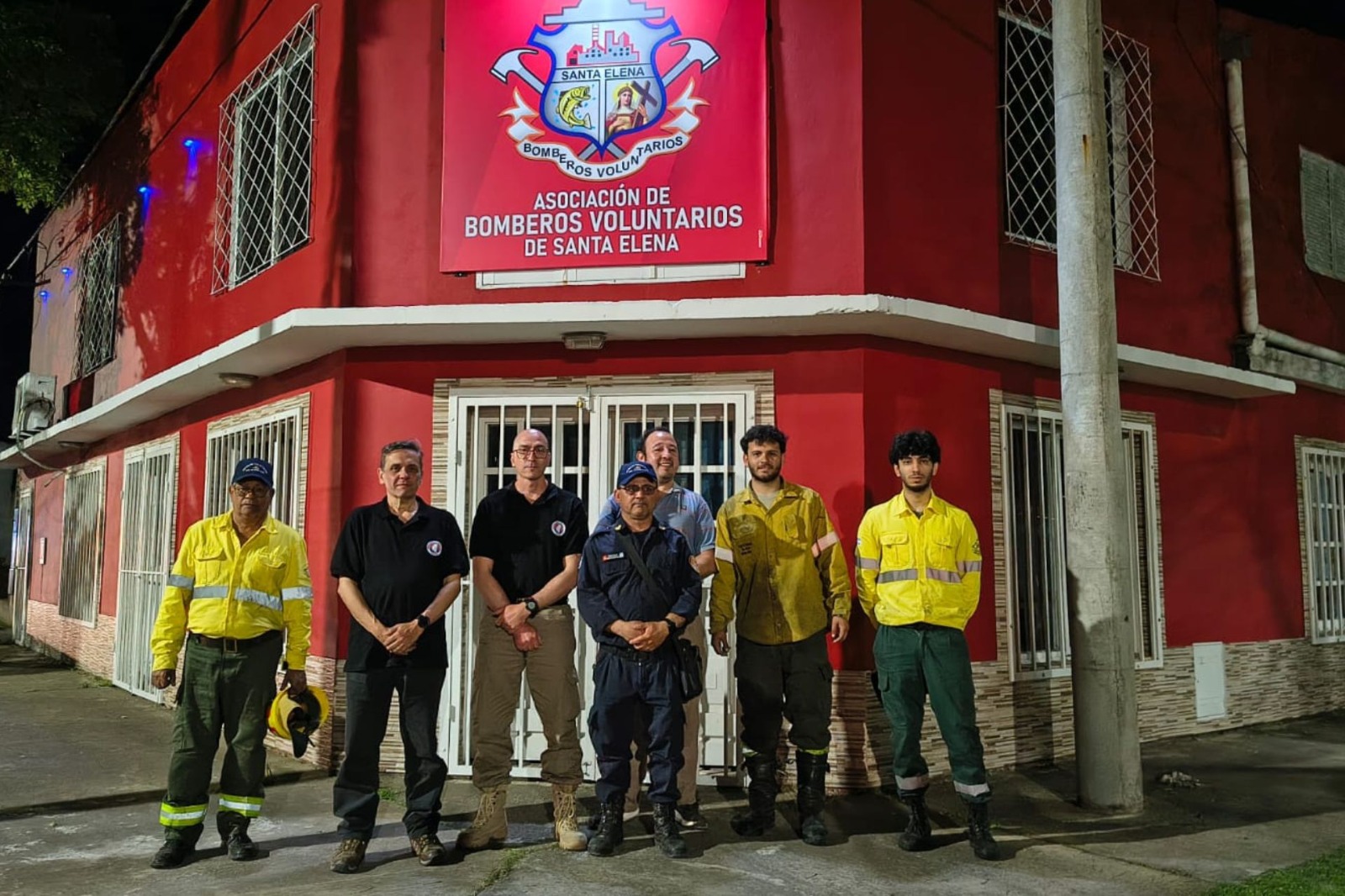 bomberos santa elena 10834.jpg