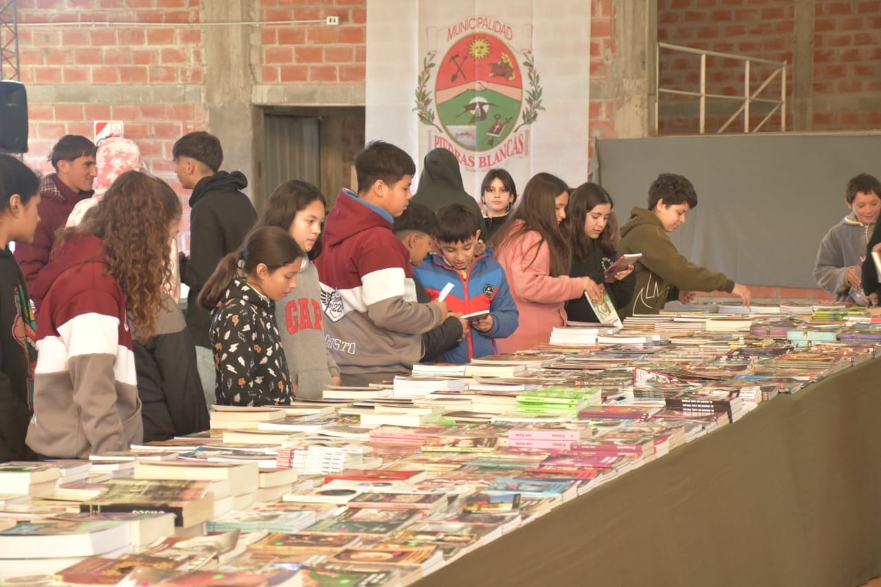 chicos feria del libro popular