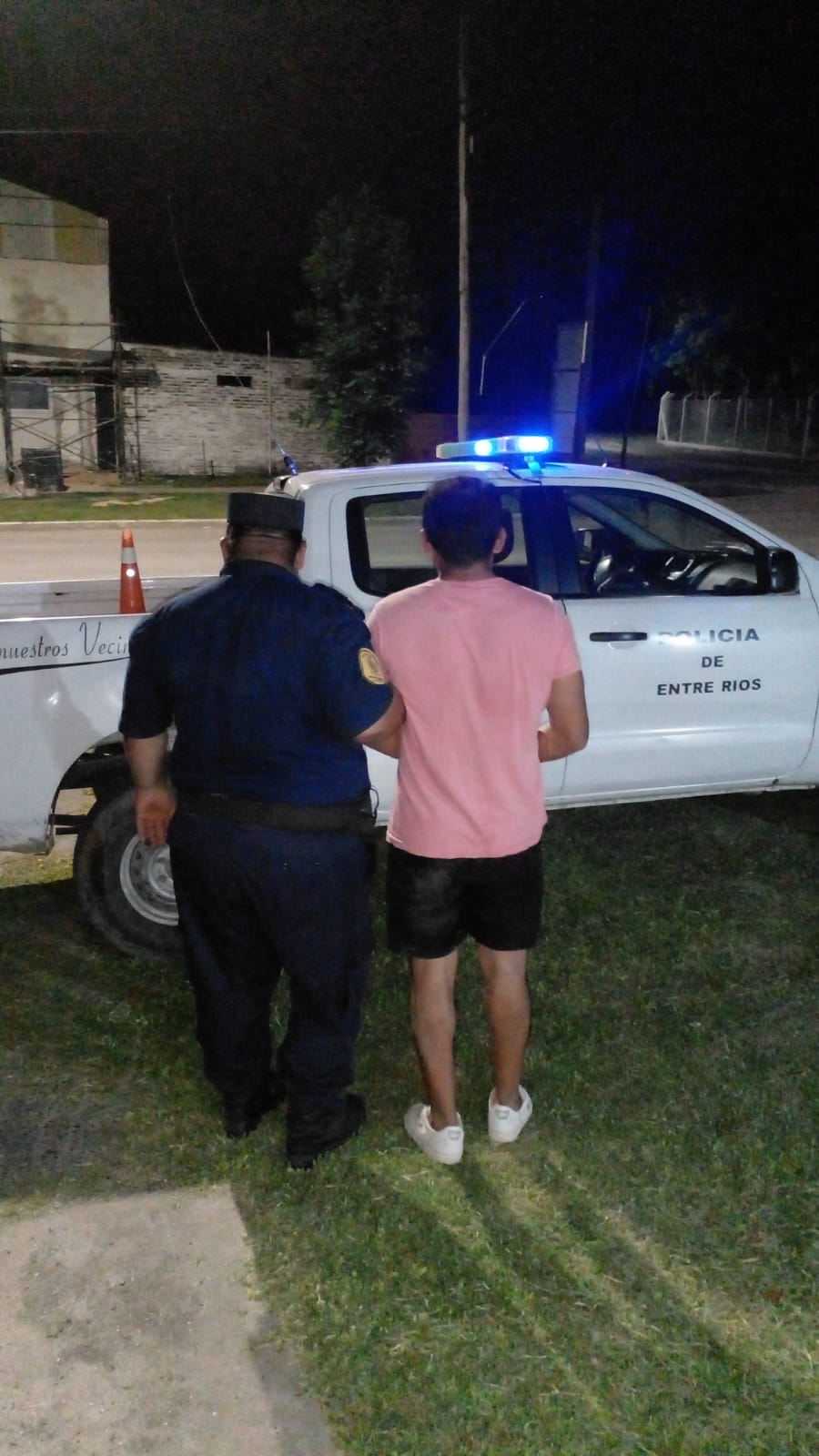 detenido piedras violento.jpg