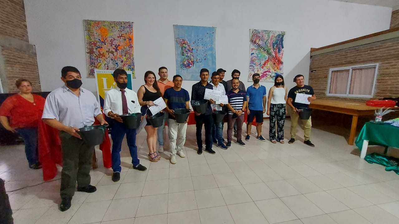 egresados escuela de oficios la paz 3