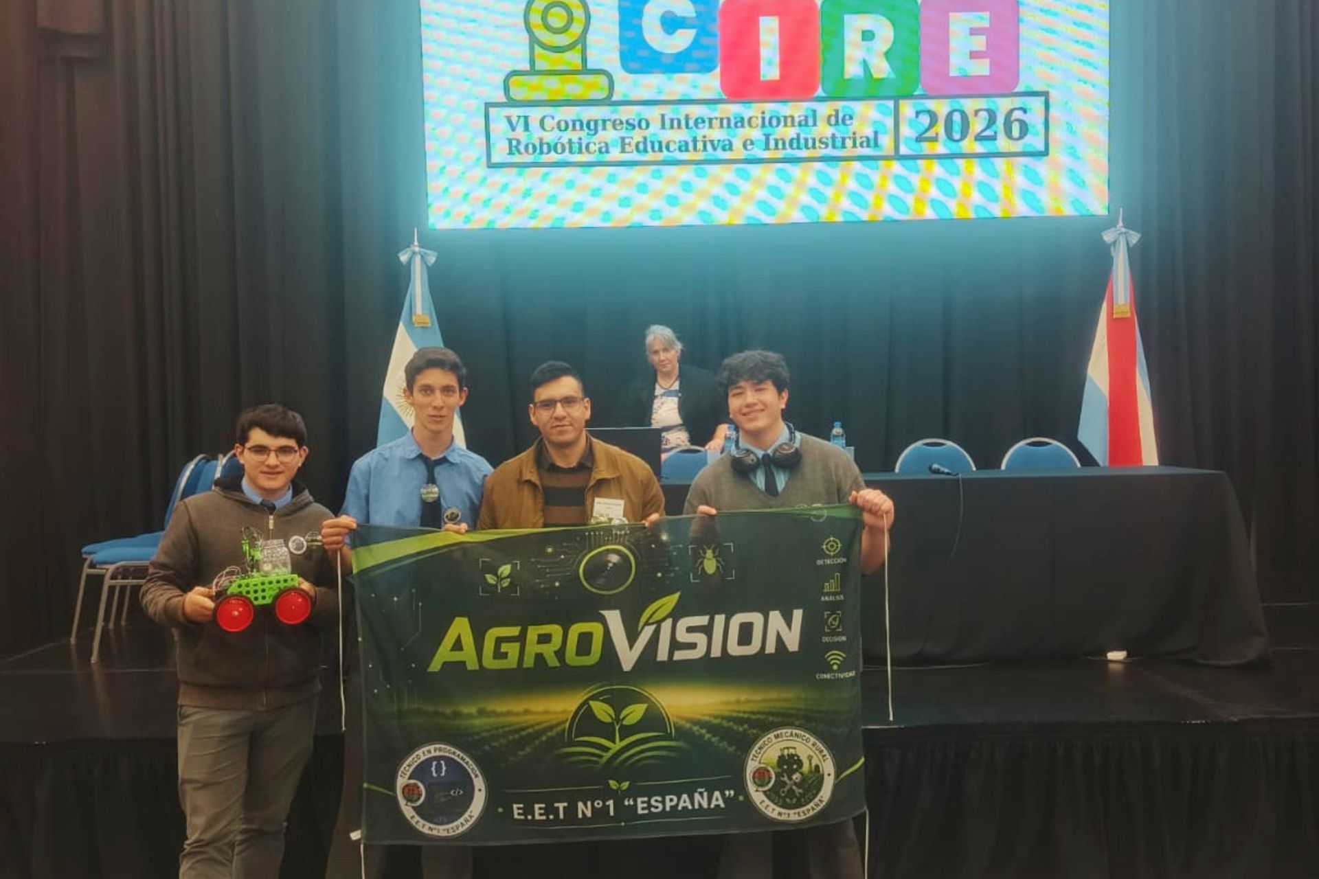 estudiantes robot ia 2.jpg