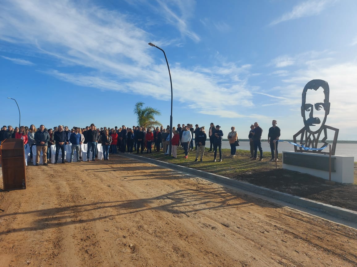 inauguración monumento raul alfonsin la paz 2 7 22 1.jpg