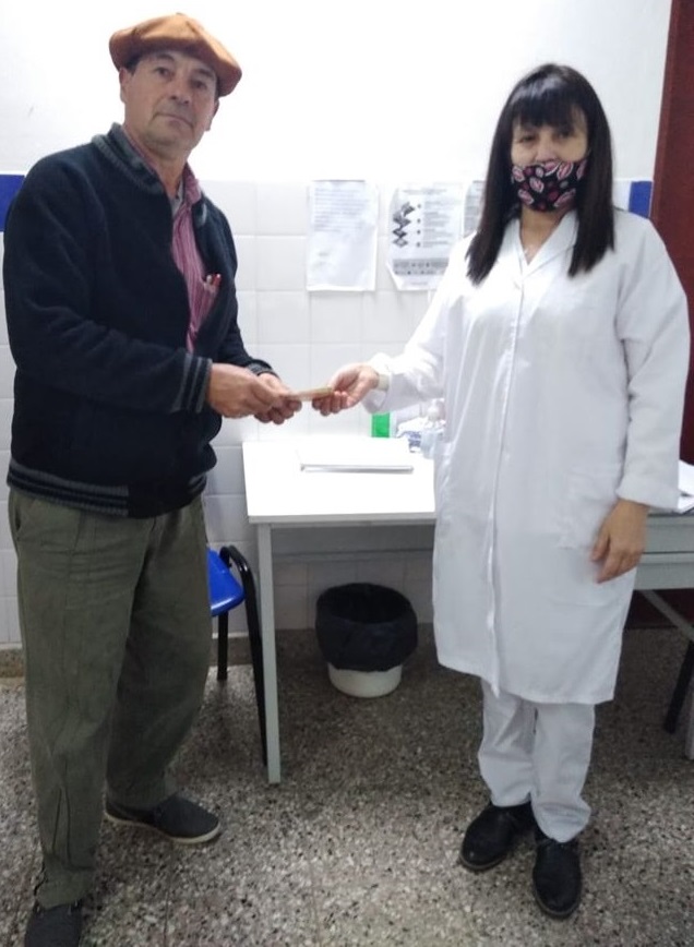 productor donó dinero hospital ecuador de alcaraz