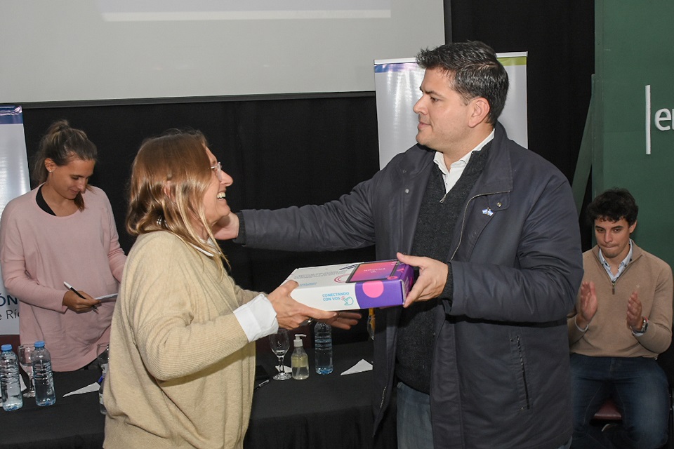 tablets economía social feliciano 1.jpg