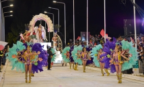 Video: así fue la 5° noche de Carnavales en Santa Elena