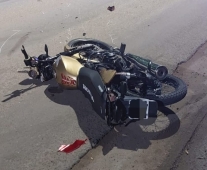 La Paz: un motociclista de San Gustavo resultó gravemente herido al chocar con un auto