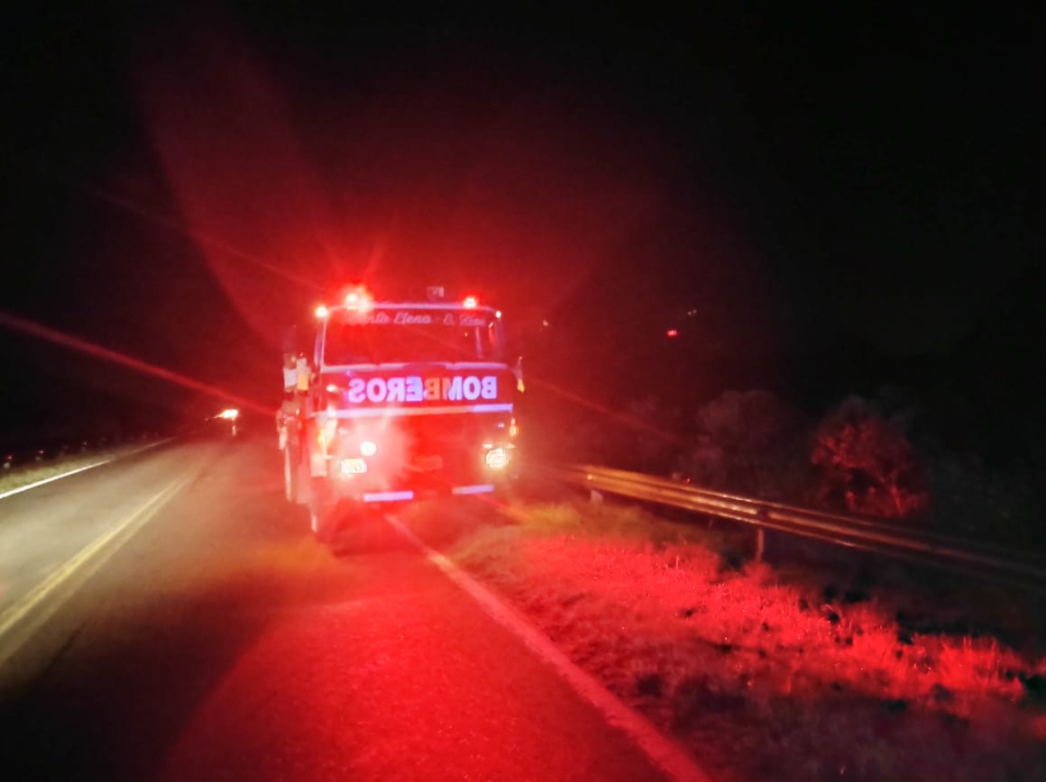 vuelco puente el ceibo 3.jpg